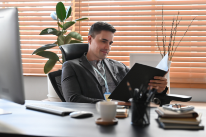 Fernando Bruno Crestani apresenta estratégias de marketing digital eficazes para incorporações em ambientes competitivos.
