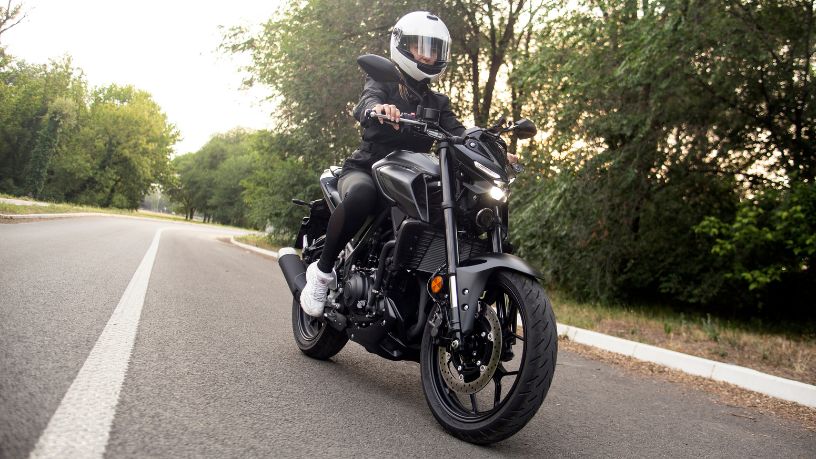 Descubra com Teciomar Ábila o crescimento do motociclismo feminino e o impacto das mulheres nesse universo sobre duas rodas.